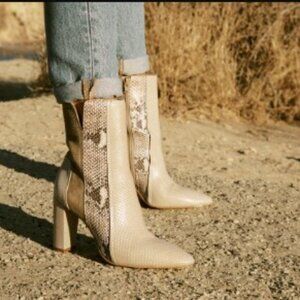Matisse Cobra Block Heel Booties Ivory/Snakeskin Size 8.5